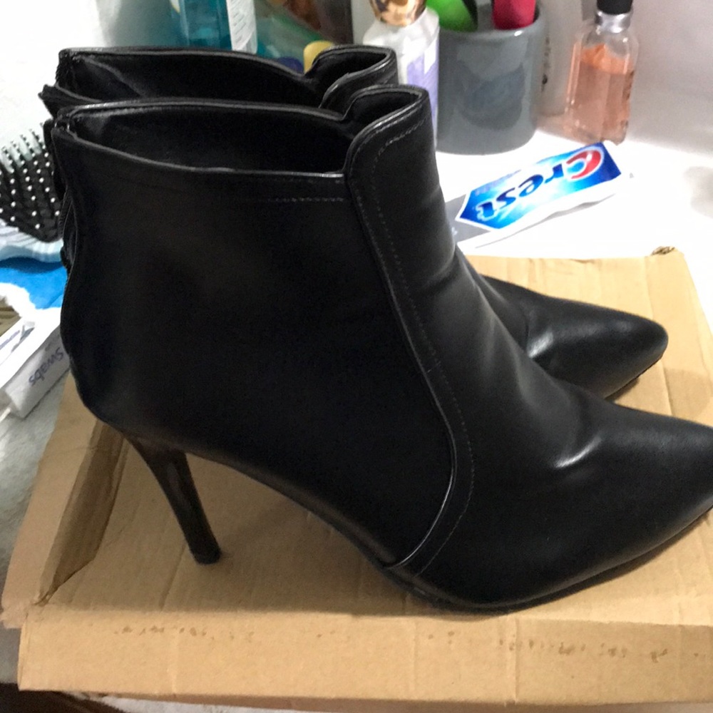 ankle booties - Picture 1 of 5